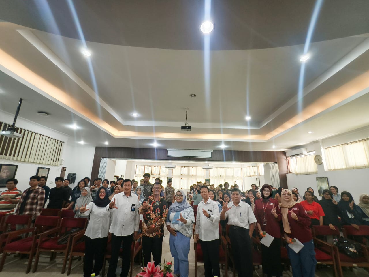 Kuliah Umum “Merancang Masa Depan Mahasiswa Sejarah di Era Global” Prodi Ilmu Sejarah FIB UNS